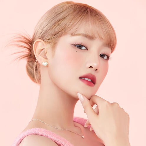 Stylist - Amelya Bella